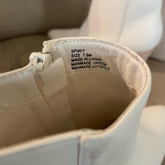 White Lulu’s Spirit Ankle Booties. 7.5 - Picture 5 of 5